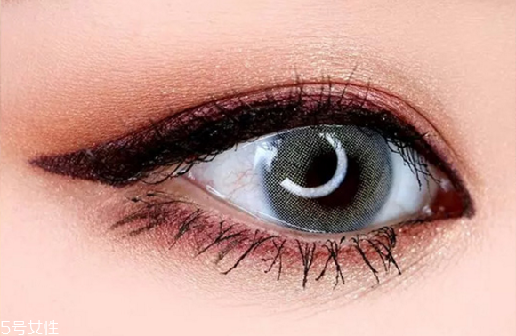 四色眼影盤怎么用 四色眼影畫法步驟 四色眼影盤怎么用 四色眼影畫法步驟