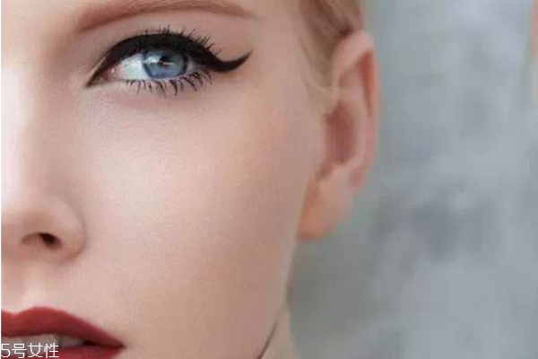 貓眼妝畫法步驟圖 韓國(guó)慵懶貓眼妝畫法 貓眼妝畫法步驟圖 韓國(guó)慵懶貓眼妝畫法