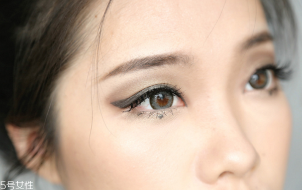 貓眼妝畫法步驟圖 韓國(guó)慵懶貓眼妝畫法 貓眼妝畫法步驟圖 韓國(guó)慵懶貓眼妝畫法