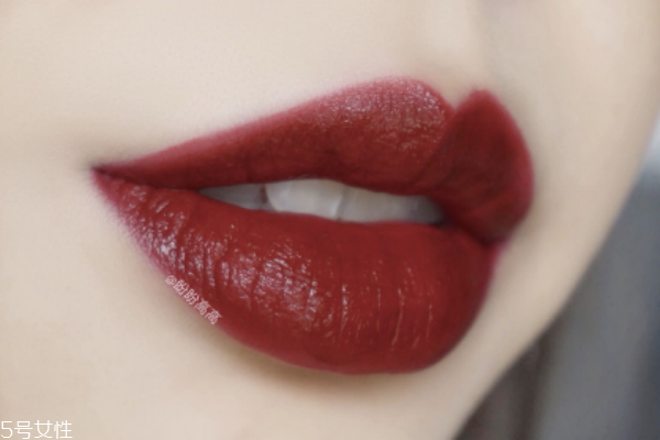 阿瑪尼紅管201和406哪個(gè)好看 絕版姨媽色 阿瑪尼紅管201和406哪個(gè)好看 絕版姨媽色