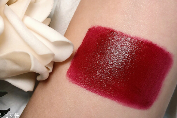 阿瑪尼紅管201和406哪個(gè)好看 絕版姨媽色 阿瑪尼紅管201和406哪個(gè)好看 絕版姨媽色