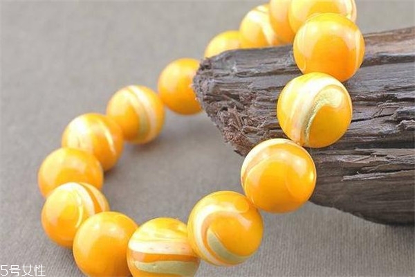 金絲硨磲的寓意 祈福保平安 金絲硨磲的寓意 祈福保平安