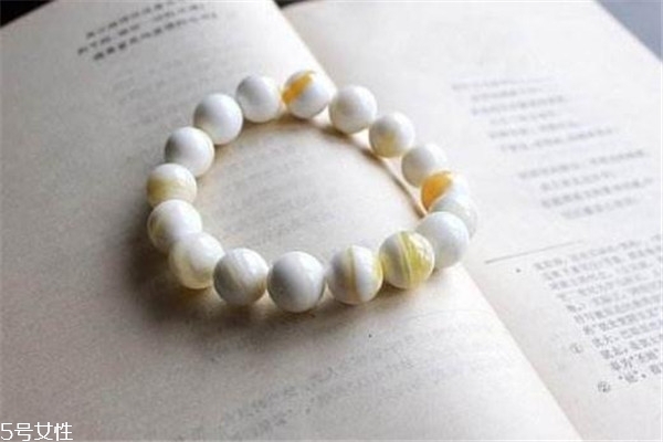 金絲硨磲的功效與作用 對(duì)身心皆有好處 金絲硨磲的功效與作用 對(duì)身心皆有好處