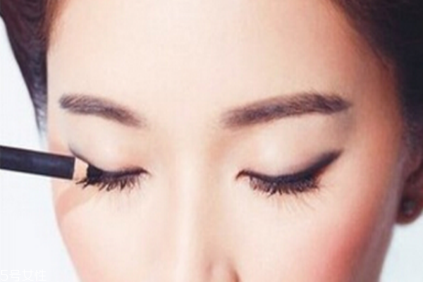 內(nèi)雙眼線怎么畫漂亮 內(nèi)雙眼線的畫法 內(nèi)雙眼線怎么畫漂亮 內(nèi)雙眼線的畫法