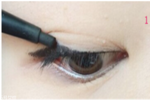 內(nèi)雙眼線怎么畫漂亮 內(nèi)雙眼線的畫法 內(nèi)雙眼線怎么畫漂亮 內(nèi)雙眼線的畫法