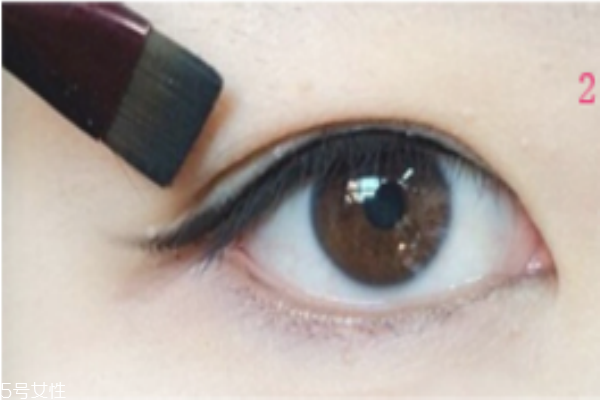 內(nèi)雙眼線怎么畫漂亮 內(nèi)雙眼線的畫法 內(nèi)雙眼線怎么畫漂亮 內(nèi)雙眼線的畫法