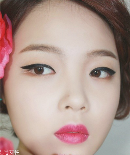 單眼皮內(nèi)雙怎么畫眼線 單眼皮內(nèi)雙女生眼妝畫法技巧 單眼皮內(nèi)雙怎么畫眼線 單眼皮內(nèi)雙女生眼妝畫法技巧