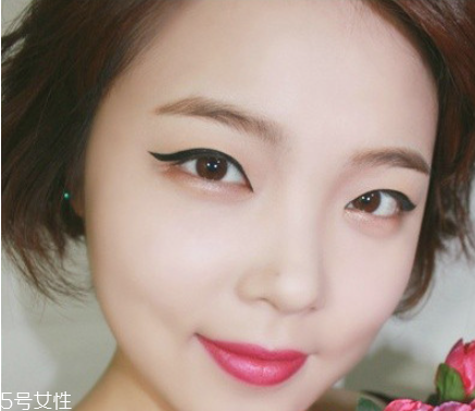 單眼皮內(nèi)雙怎么畫眼線 單眼皮內(nèi)雙女生眼妝畫法技巧 單眼皮內(nèi)雙怎么畫眼線 單眼皮內(nèi)雙女生眼妝畫法技巧