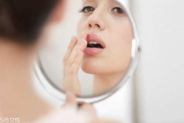 怎樣給自己挑選護膚品 光滑水潤有絕招 怎樣給自己挑選護膚品 光滑水潤有絕招