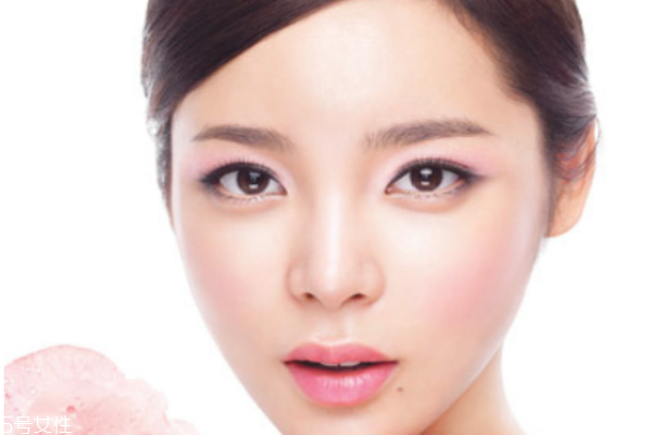 日常怎樣畫眼線好看 自己畫眼線的技巧圖解 日常怎樣畫眼線好看 自己畫眼線的技巧圖解