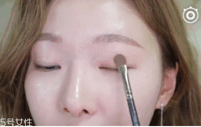 單眼皮內(nèi)雙怎么畫眼妝 內(nèi)雙眼妝畫法步驟圖解 單眼皮內(nèi)雙怎么畫眼妝 內(nèi)雙眼妝畫法步驟圖解