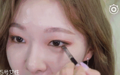 單眼皮內(nèi)雙怎么畫眼妝 內(nèi)雙眼妝畫法步驟圖解 單眼皮內(nèi)雙怎么畫眼妝 內(nèi)雙眼妝畫法步驟圖解