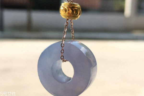 紫羅蘭翡翠代表什么 寓意很美好 紫羅蘭翡翠代表什么 寓意很美好