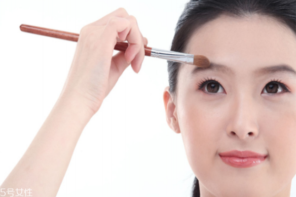 畫(huà)眉用眉筆好還是眉粉好 畫(huà)眉用眉粉還是眉筆 畫(huà)眉用眉筆好還是眉粉好 畫(huà)眉用眉粉還是眉筆