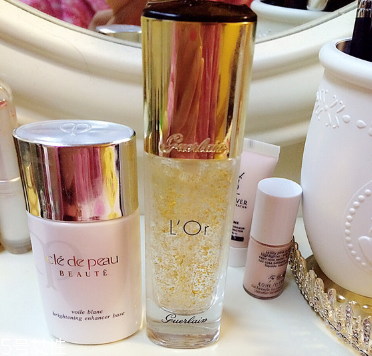 嬌蘭妝前乳和cpb隔離哪個好 兩款妝前對比 嬌蘭妝前乳和cpb隔離哪個好 兩款妝前對比