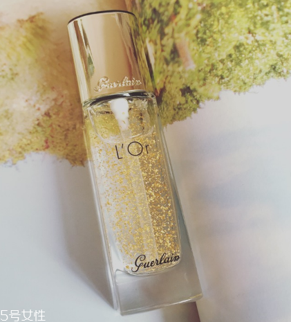 嬌蘭妝前乳和cpb隔離哪個好 兩款妝前對比 嬌蘭妝前乳和cpb隔離哪個好 兩款妝前對比