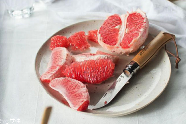 柚子有酒精味還能吃嗎 會引起腸胃不適 柚子有酒精味還能吃嗎 會引起腸胃不適