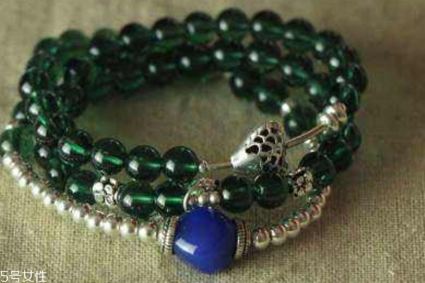 綠水晶的寓意 凝聚好運氣 綠水晶的寓意 凝聚好運氣