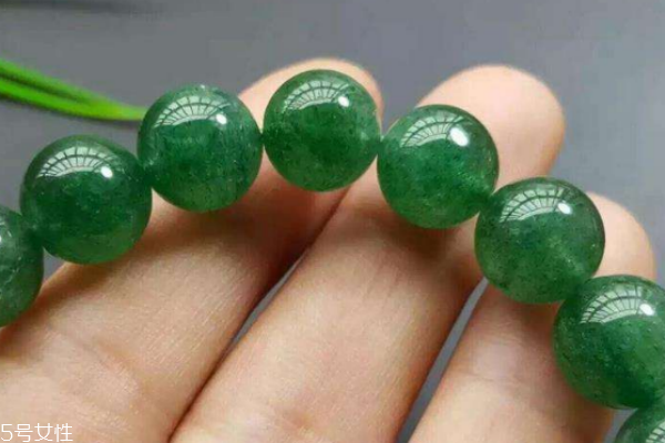 綠水晶產(chǎn)地在哪里 國內(nèi)就有 綠水晶產(chǎn)地在哪里 國內(nèi)就有