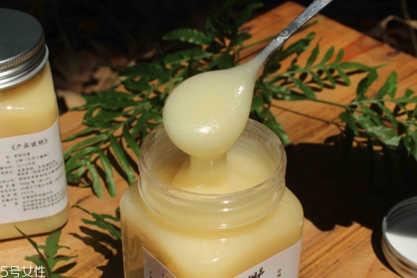 桂花蜜是什么顏色 色澤水白透明 桂花蜜是什么顏色 色澤水白透明
