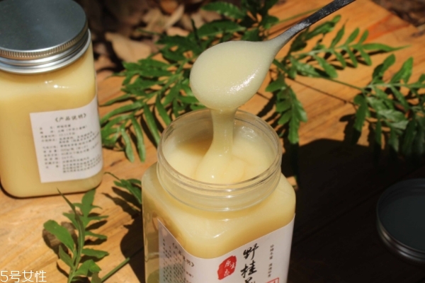 桂花蜜是什么顏色 色澤水白透明 桂花蜜是什么顏色 色澤水白透明