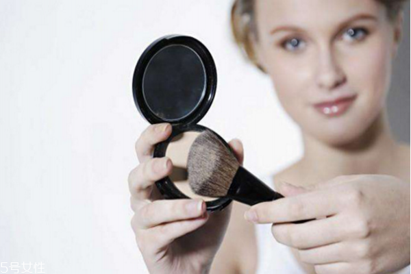 遮瑕膏怎么用比較自然 如何上出完美底妝 遮瑕膏怎么用比較自然 如何上出完美底妝