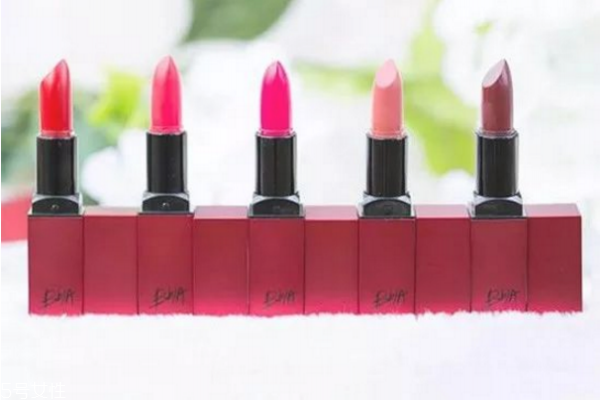 口紅啞光是什么意思 口紅啞光和珠光的區(qū)別 口紅啞光是什么意思 口紅啞光和珠光的區(qū)別