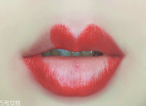 口紅啞光是什么意思 口紅啞光和珠光的區(qū)別 口紅啞光是什么意思 口紅啞光和珠光的區(qū)別
