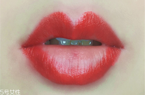 口紅啞光是什么意思 口紅啞光和珠光的區(qū)別 口紅啞光是什么意思 口紅啞光和珠光的區(qū)別
