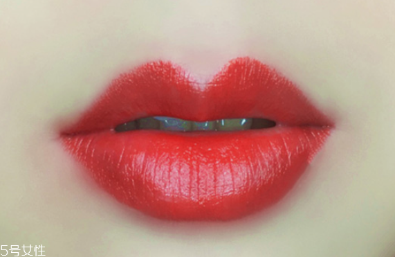 口紅啞光是什么意思 口紅啞光和珠光的區(qū)別 口紅啞光是什么意思 口紅啞光和珠光的區(qū)別