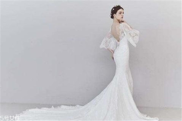 手臂粗穿什么婚紗好看 給你推薦三款 手臂粗穿什么婚紗好看 給你推薦三款