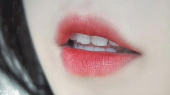 如何根據(jù)膚色選口紅 怎樣選適合膚色的口紅 如何根據(jù)膚色選口紅 怎樣選適合膚色的口紅