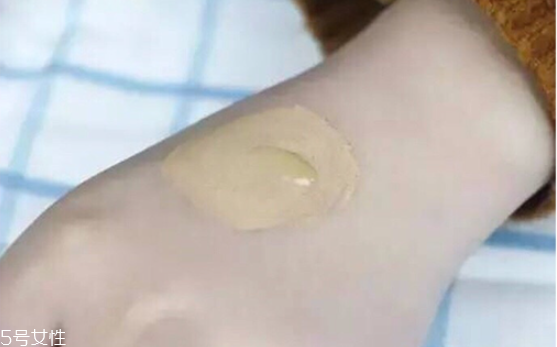 卸妝油要用卸妝棉嗎 卸妝油要怎么卸妝 卸妝油要用卸妝棉嗎 卸妝油要怎么卸妝