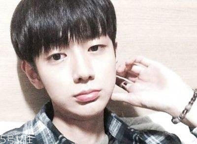 韓國男士2018逗號(hào)發(fā)型 逗號(hào)頭帥度破表韓星top6 韓國男士2018逗號(hào)發(fā)型 逗號(hào)頭帥度破表韓星top6