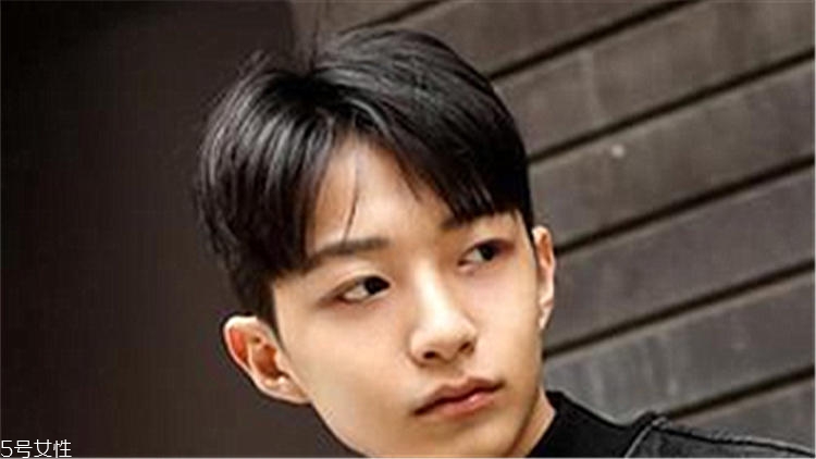 韓國男士2018逗號(hào)發(fā)型 逗號(hào)頭帥度破表韓星top6 韓國男士2018逗號(hào)發(fā)型 逗號(hào)頭帥度破表韓星top6