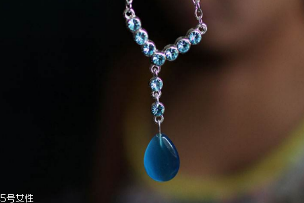 貓眼石項鏈一般多少錢 普通款不算很貴 貓眼石項鏈一般多少錢 普通款不算很貴