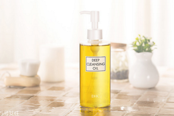 卸妝油會過期嗎 卸妝油過期了還能用 卸妝油會過期嗎 卸妝油過期了還能用