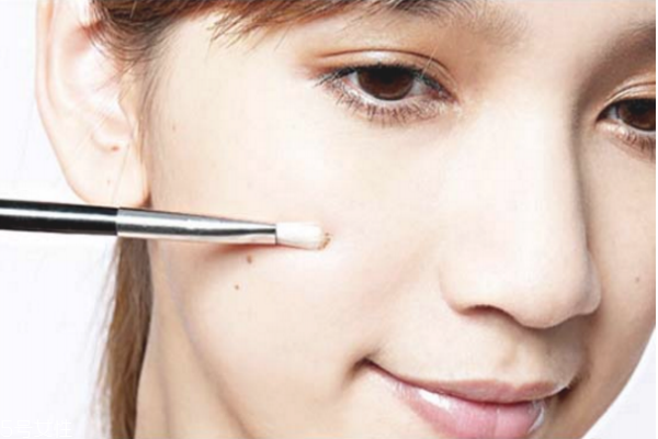 遮瑕筆和遮瑕膏哪個好 遮瑕筆和遮瑕膏區(qū)別 遮瑕筆和遮瑕膏哪個好 遮瑕筆和遮瑕膏區(qū)別