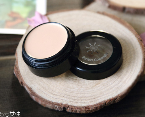 遮瑕筆和遮瑕膏哪個好 遮瑕筆和遮瑕膏區(qū)別 遮瑕筆和遮瑕膏哪個好 遮瑕筆和遮瑕膏區(qū)別