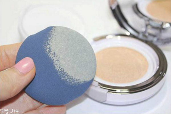遮瑕筆和氣墊哪個先用 無暇底妝遮瑕一步搞定 遮瑕筆和氣墊哪個先用 無暇底妝遮瑕一步搞定