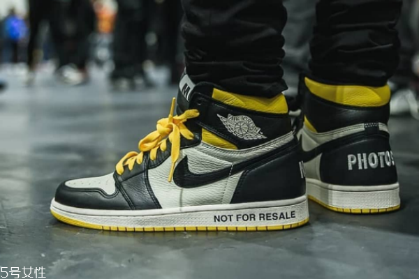 aj1黑黃腳趾多少錢(qián) 絕對(duì)大熱的黃腳趾 aj1黑黃腳趾多少錢(qián) 絕對(duì)大熱的黃腳趾