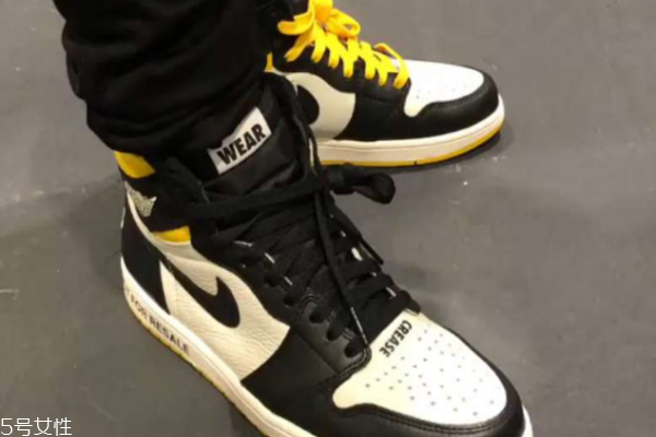 aj1黑黃腳趾多少錢(qián) 絕對(duì)大熱的黃腳趾 aj1黑黃腳趾多少錢(qián) 絕對(duì)大熱的黃腳趾