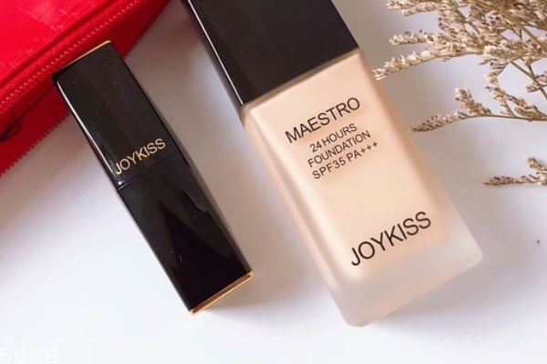 裸妝平價粉底液哪款好 這款你別錯過