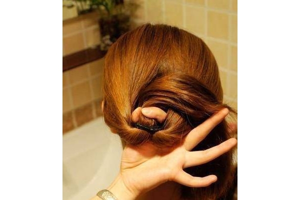 社會低馬尾怎么綁 簡單易學(xué)老司機綁發(fā) 社會低馬尾怎么綁 簡單易學(xué)老司機綁發(fā)