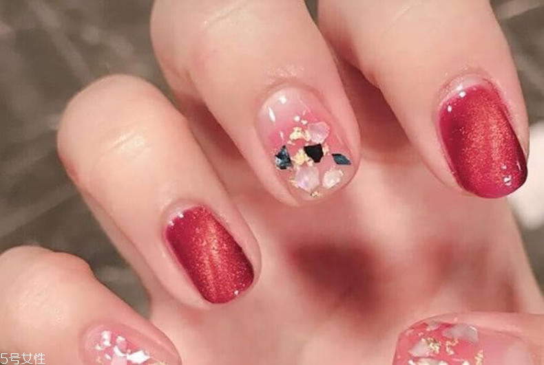 貓眼美甲怎么做法 3大色系秋冬貓眼美甲2018 貓眼美甲怎么做法 3大色系秋冬貓眼美甲2018