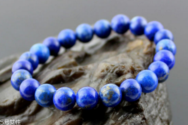 青金石寓意是什么 吉祥美好的代表 青金石寓意是什么 吉祥美好的代表