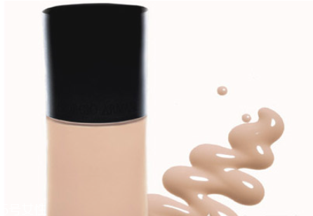 粉底霜太干了怎么辦 使用粉底霜需注意 粉底霜太干了怎么辦 使用粉底霜需注意