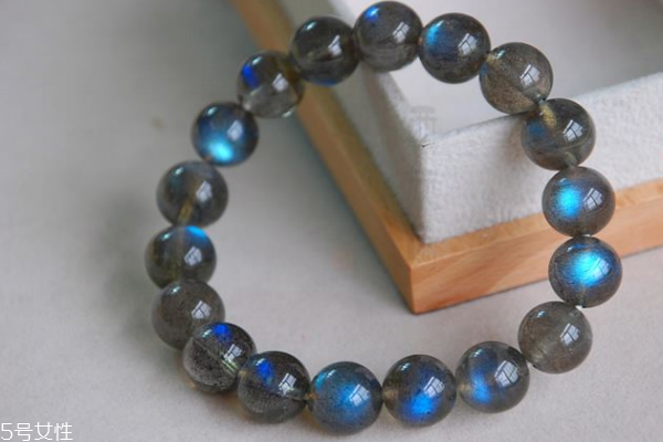 拉長(zhǎng)石的功效與作用 有助于增強(qiáng)體力 拉長(zhǎng)石的功效與作用 有助于增強(qiáng)體力