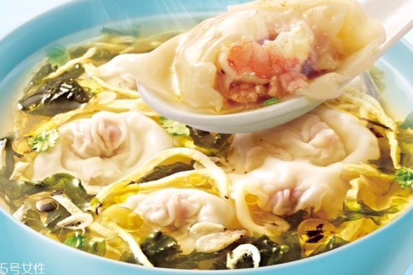 餛飩是水開了煮還是水不開煮 水開了再下 餛飩是水開了煮還是水不開煮 水開了再下