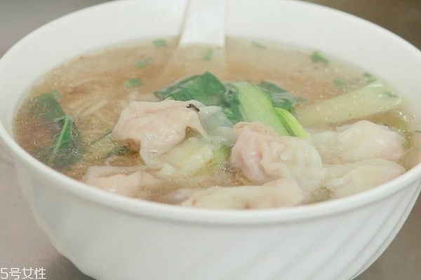 餛飩要煮多久 五分鐘就熟了 餛飩要煮多久 五分鐘就熟了